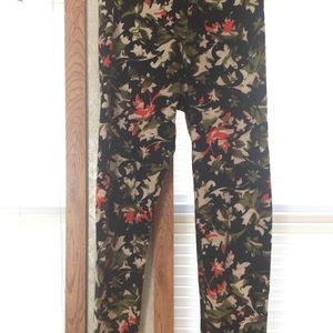2 pairs LulaRoe Leggings (Exclusive patterns)
